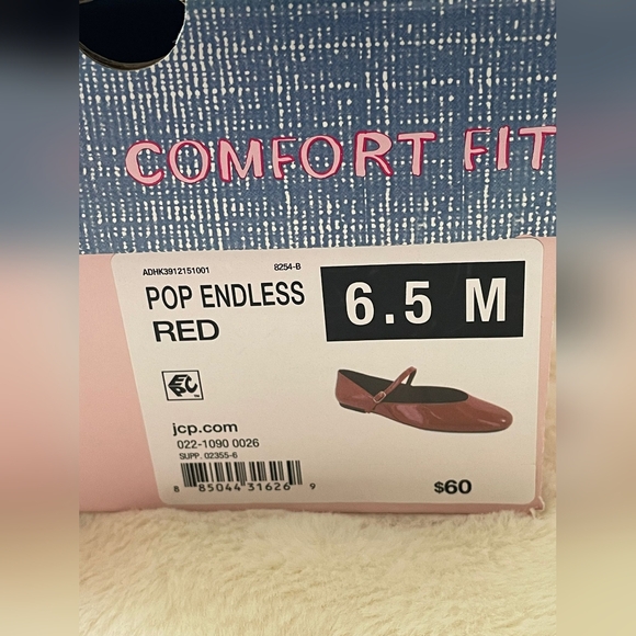 Pop Red Glossy Flats with Strap - Picture 3 of 7